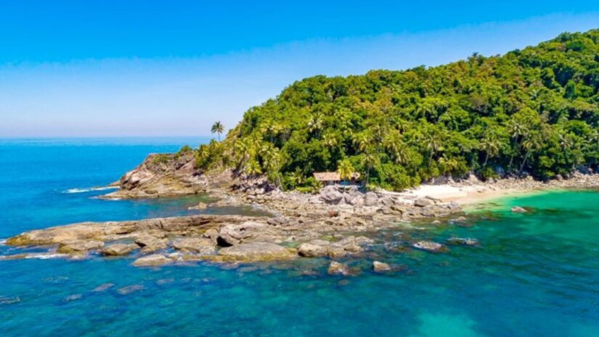 Descubra a Ilha dos Gatos em São Sebastião, com mar transparente, ruínas misteriosas e praias calmas que encantam turistas.