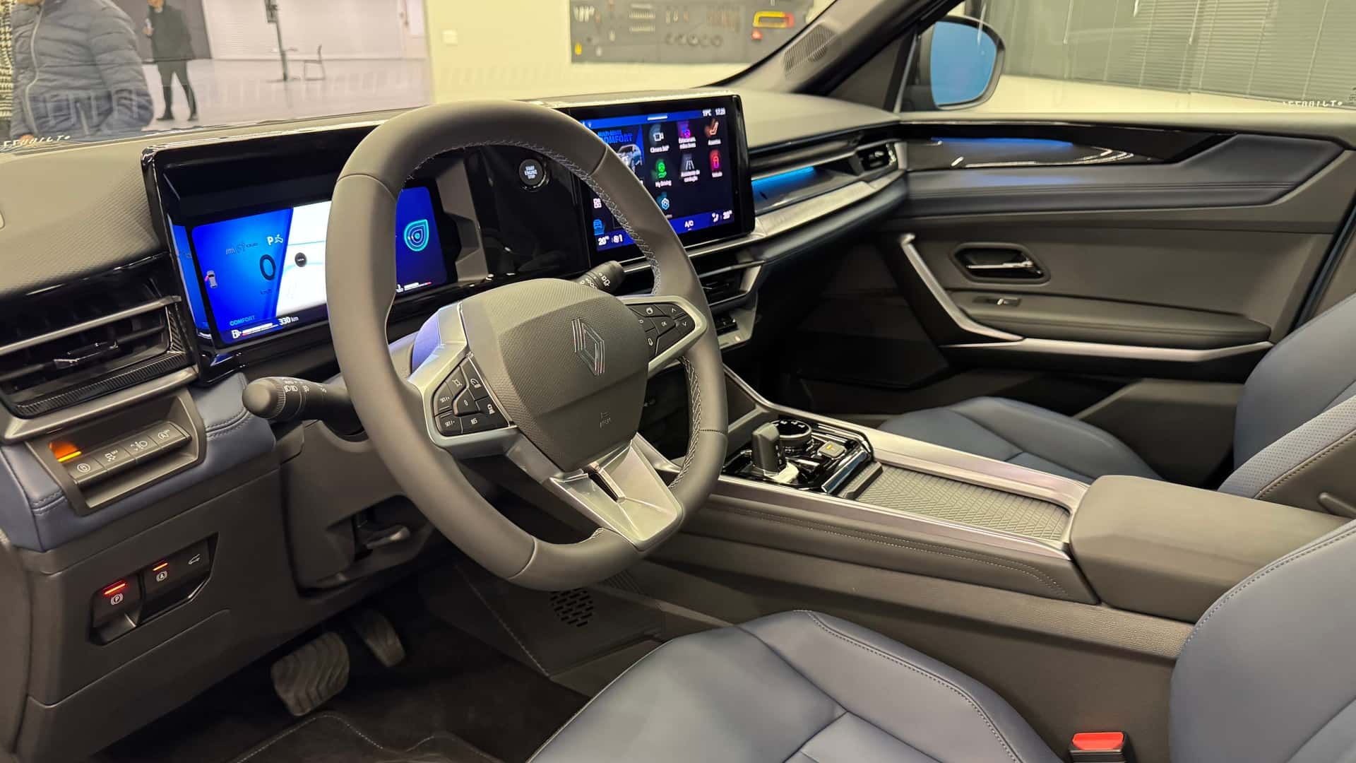 Renault Boreal começa pré-venda no Brasil com motor 1.3 turbo, câmbio EDC e até 24 assistentes — veja preços, versões e equipamentos. (Imagem: Motor1)