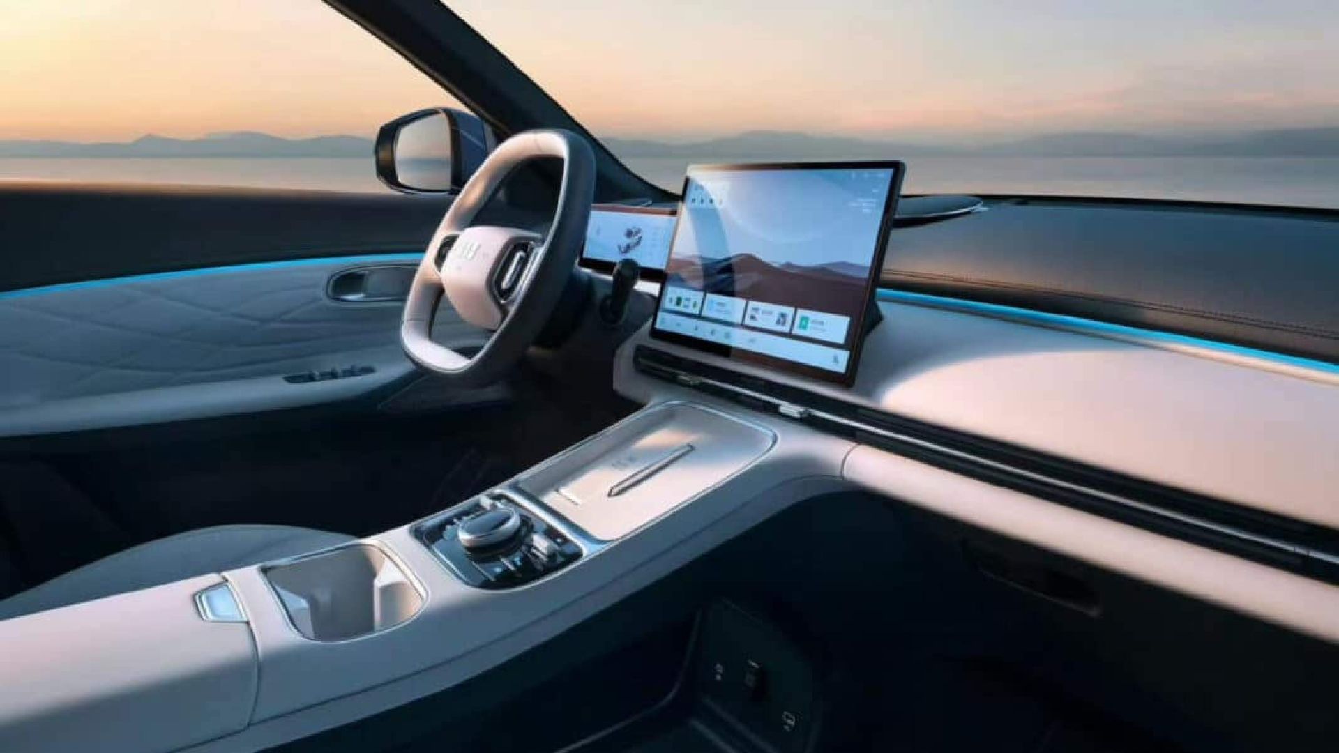 Geely lança o SUV híbrido Starship 7 no Brasil com 1.420 km de autonomia, 528 litros de porta-malas e rival direto de BYD Song Plus.