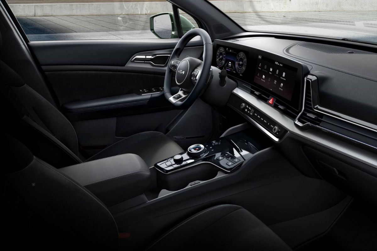 O Kia Sportage Hybrid 2025 chega como SUV médio com desconto de R$ 20 mil, motor 1.6 turbo e consumo de até 12 km/l para atrair compradores.