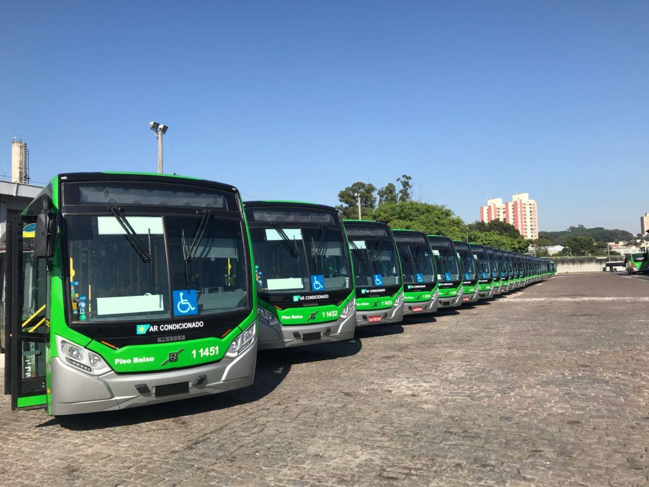 Maior linha de ônibus de São Paulo percorre 78 km, tem 102 paradas e leva mais de 2h25 para ligar Rio Pequeno ao Ipiranga.