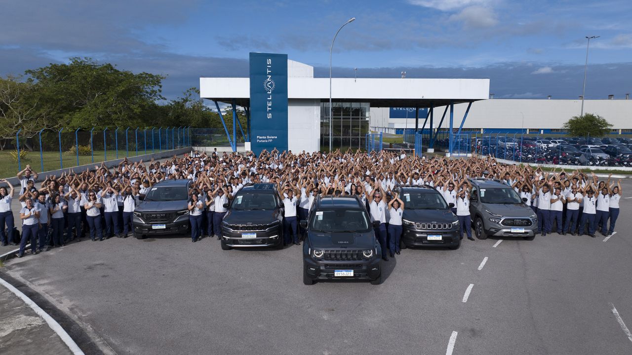 Produzindo mil carros por dia com IA e 5G, a fábrica mais moderna da Stellantis no mundo fica em Pernambuco e exporta o software que comanda veículos na Europa e nos EUA