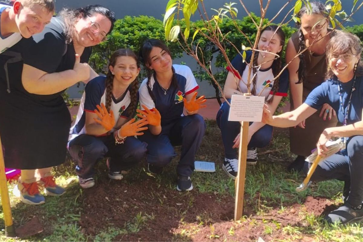 A Semana da Árvore no Paraná marcou um avanço expressivo nas ações de reflorestamento e preservação ambiental em 2025