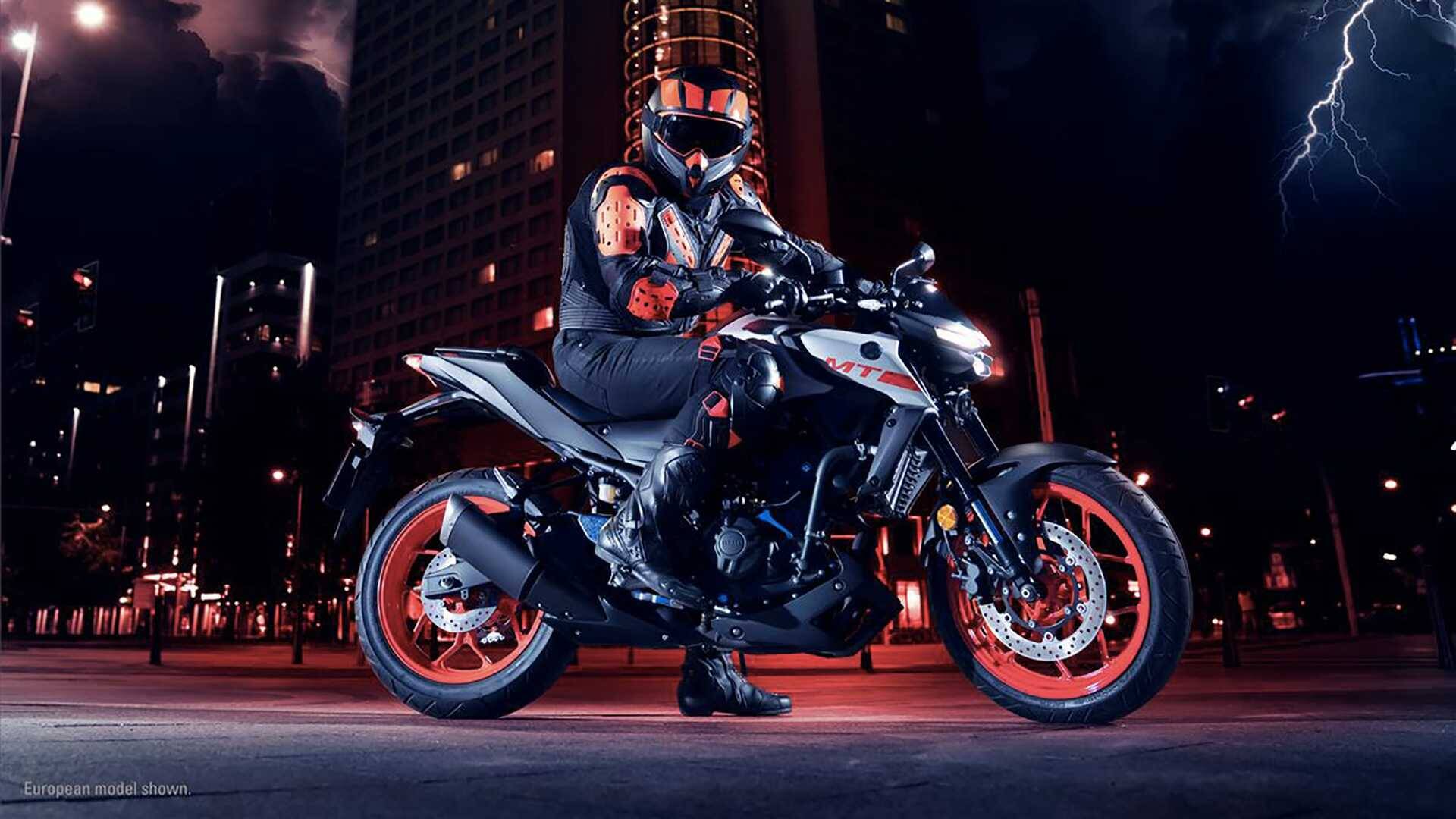 A partir de R$ 23 mil e com 42 cv e 0 a 100 km/h em 7 s, esta naked bicilíndrica de 321 cc entrega desempenho de moto maior e virou "caça-carros" nas cidades; Yamaha MT-03 usada