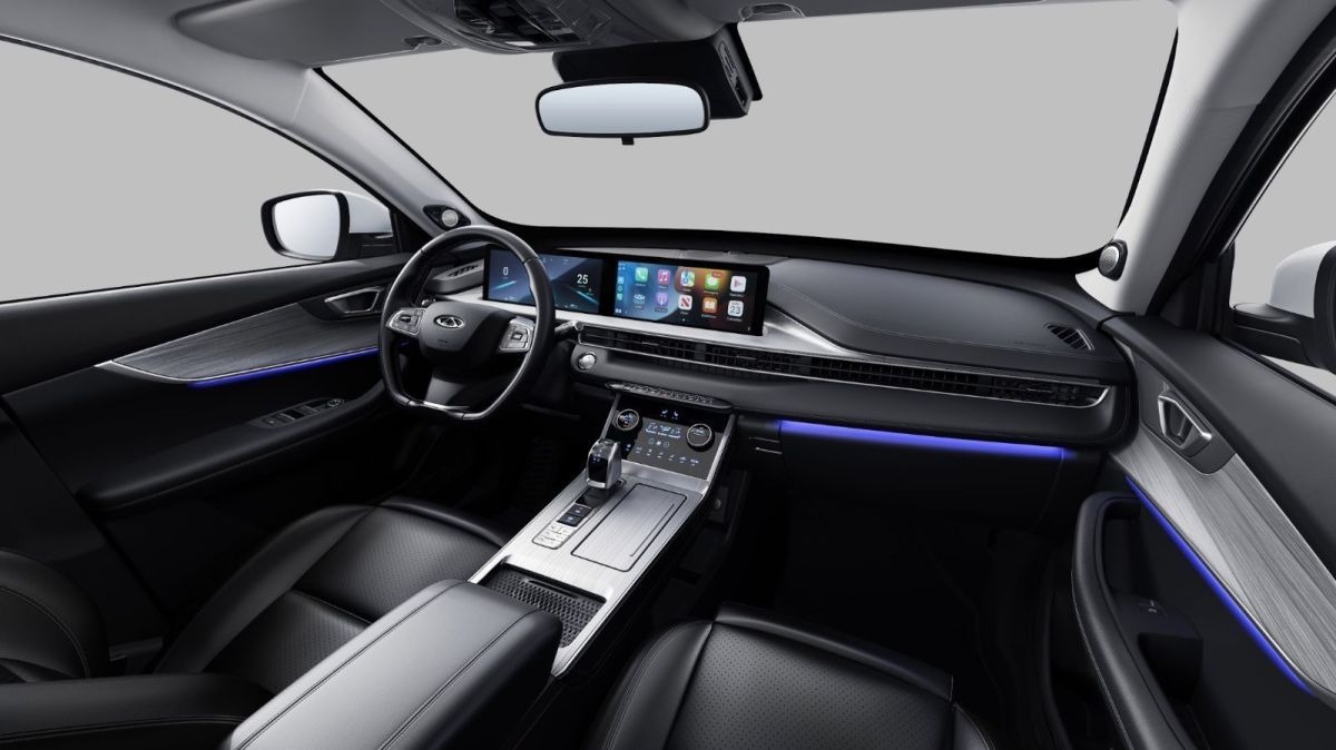 Tiggo 7 2026 mantém preços e versões, mas ganha central multimídia redesenhada, chip SemiDrive X9 mais rápido e comandos de voz aprimorados em todas as versões