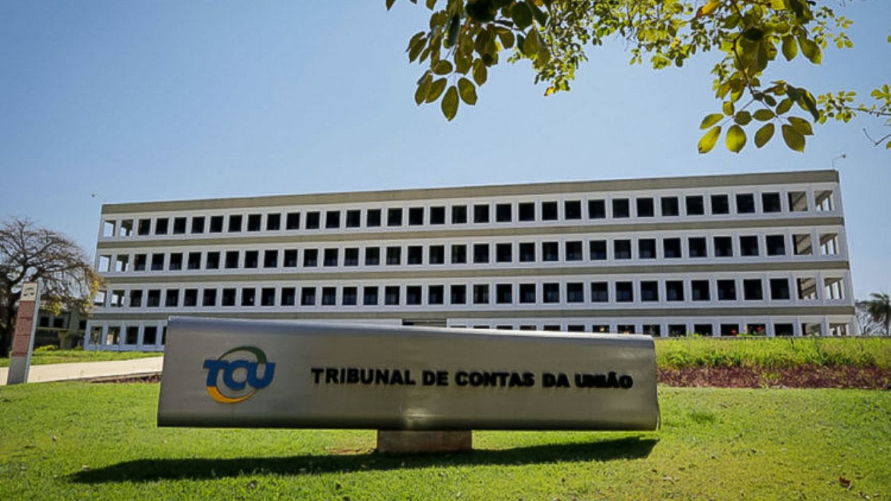 No âmbito de um contrato de bolsa de pós-doutorado, pesquisadora da Ufes descumpriu regras como dedicação exclusiva e conclusão do curso, e foi determinada a devolver R$ 245 mil aos cofres públicos.