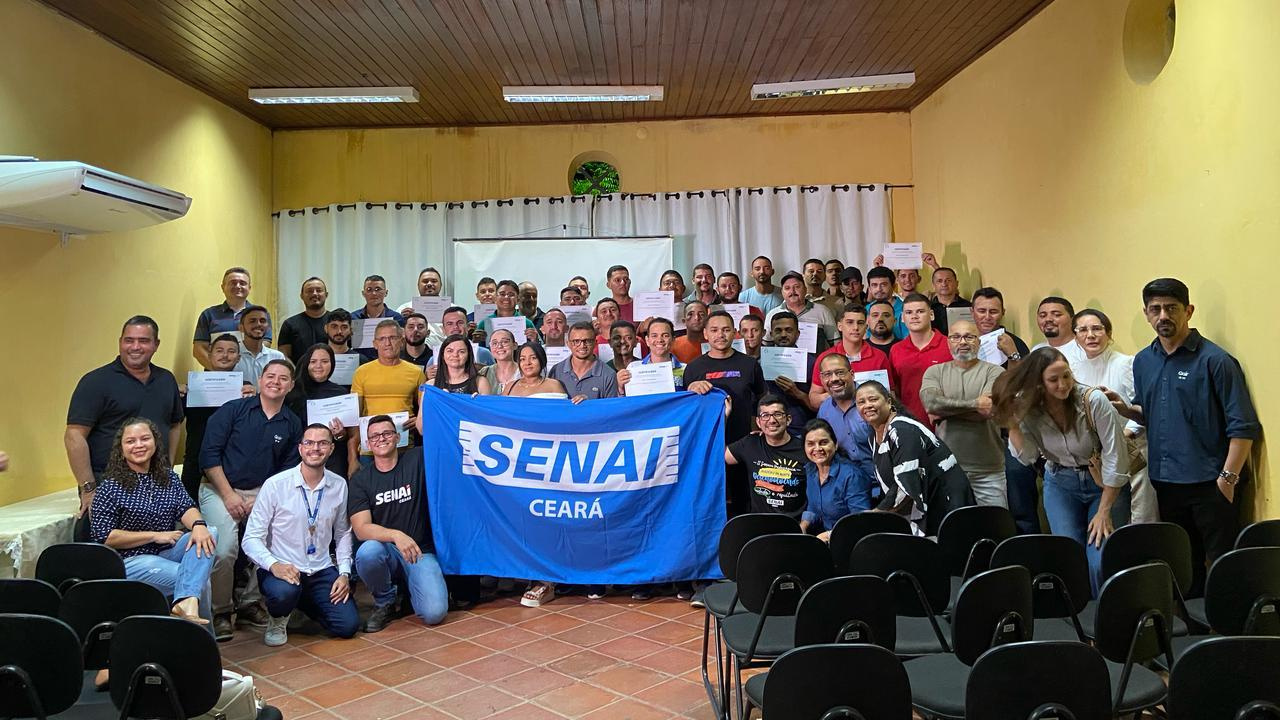 Iniciativa em Icó, no Ceará, capacita moradores rurais para trabalhar com energia solar e vence prêmio nacional do MEC e da Cooperação Alemã, tornando-se exemplo de qualificação para a economia verde. Fonte: Senai