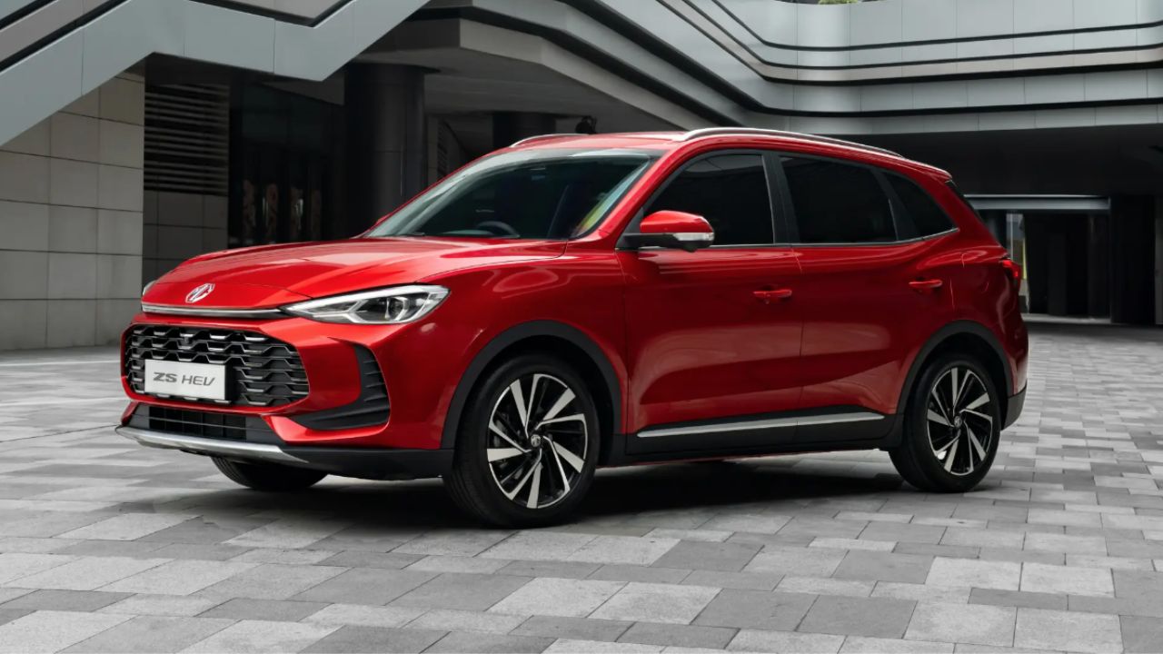 A britânica MG Motor confirma retorno ao Brasil com 24 concessionárias e três modelos elétricos — MG4, MG S5 e MG Cybester — apostando em expansão e tecnologia até 2026.