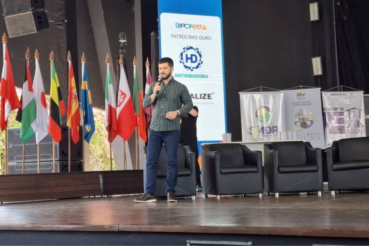 A rastreabilidade de bovinos no Rio Grande do Sul foi o foco principal do Milk Summit Brazil, em Ijuí, reunindo produtores, pesquisadores e autoridades, no último dia 15 de outubro