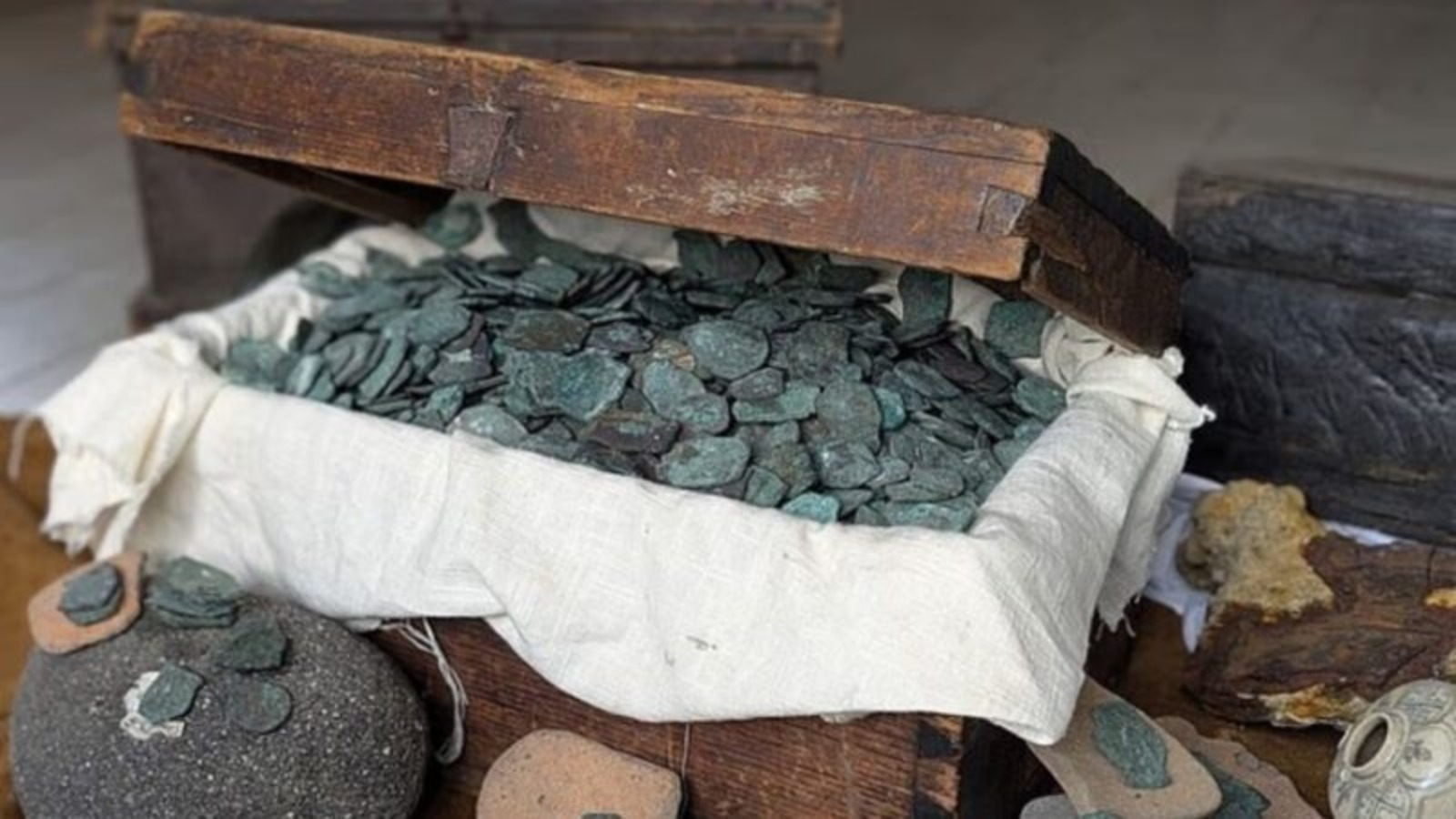 Moedas de ouro e prata, Moedas, Naufrágio