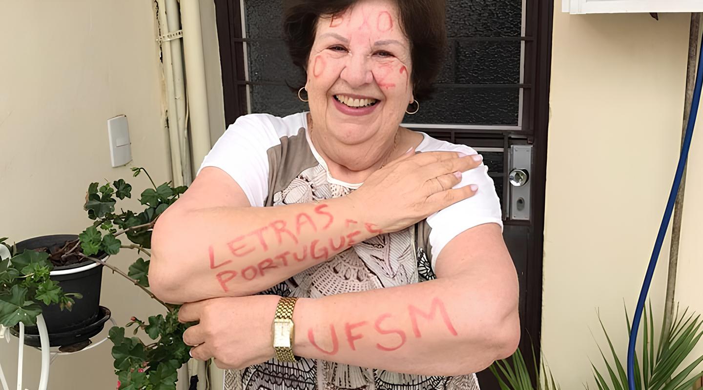 Aos 72 anos, idosa que concluiu o ensino médio aos 66 foi aprovada em 2º lugar em universidade federal e transforma uma vida inteira de adiamentos em uma conquista histórica na educação brasileira