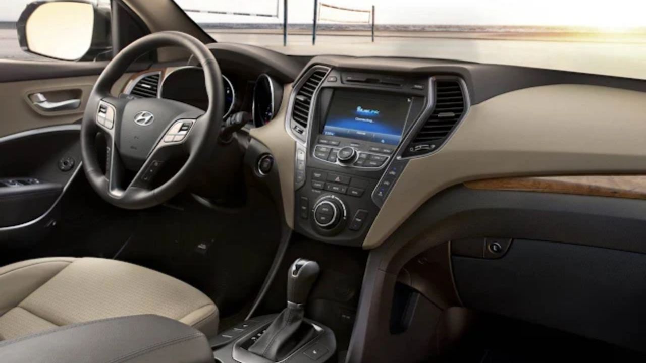 5 modelos confiáveis e desprezados que ‘valem ouro’ em 2025 Focus, Sentra, 208, Elantra e Santa Fé entregam luxo, estabilidade e mecânica robusta a partir de R$ 45 mil (4)