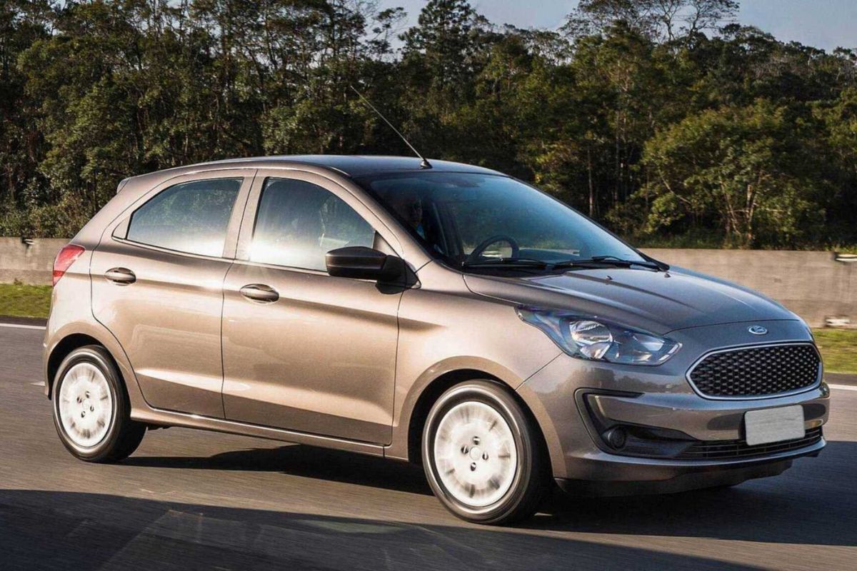 Com menos de R$ 40 mil, o hatch da Ford Ford Ka oferece bom consumo, manutenção em conta e preço competitivo, tornando-se uma opção racional no mercado de usados.