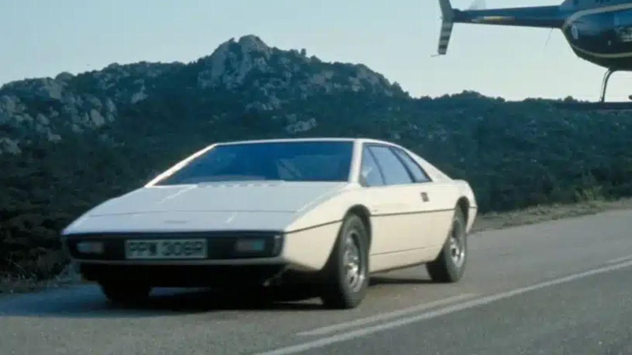 De $100 a $1 milhão a incrível jornada do carro-submarino de James Bond, descoberto às cegas em um contêiner empoeirado e comprado por um Elon Musk decepcionado