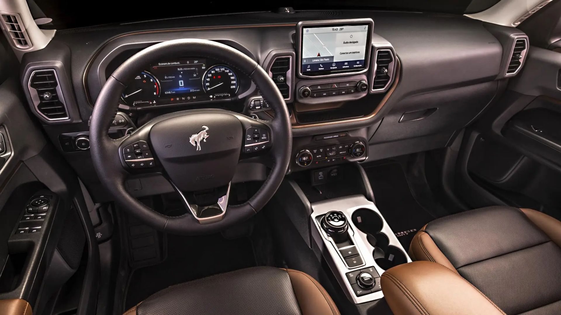 Novo Ford Bronco elétrico estreia na China com até 1.220 km de autonomia, HUD de 70”, motores duplos e tecnologias avançadas de assistência.