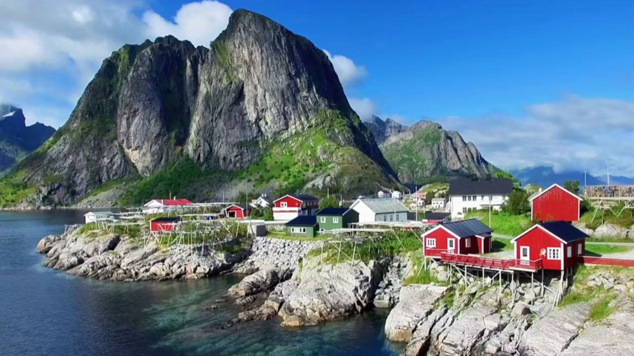 Lofoten o arquipélago onde montanhas caem no mar, praias parecem tropicais e o sol se recusa a se pôr no coração do Ártico (1)