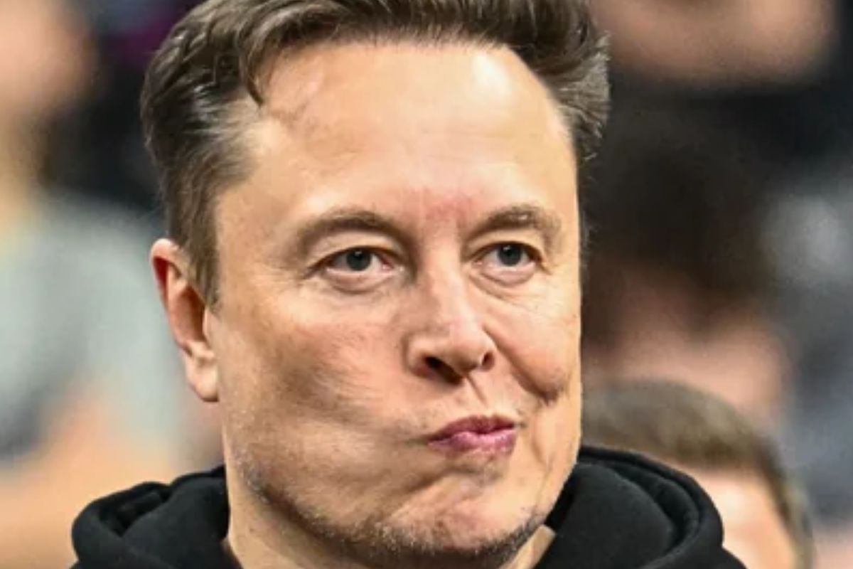 O maior fundo soberano do mundo rompe com Elon Musk e desafia o conselho da Tesla, acirrando o embate entre investidores sobre o pacote bilionário que pode redefinir a liderança da montadora.