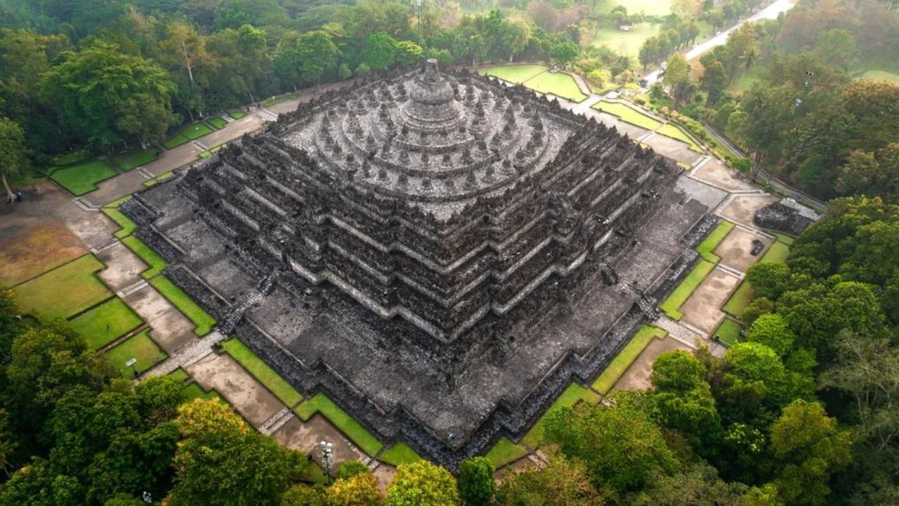Mistérios ancestrais e construções impossíveis templos colossais, muralhas esquecidas, aldeias amaldiçoadas e civilizações que ergueram monumentos enigmáticos (6)