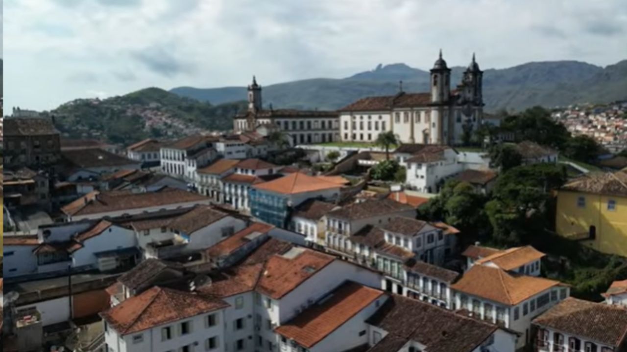 Município brasileiro tem zero semáforos no centro histórico, mas abriga 31 igrejas, algumas com até 434 quilos de ouro