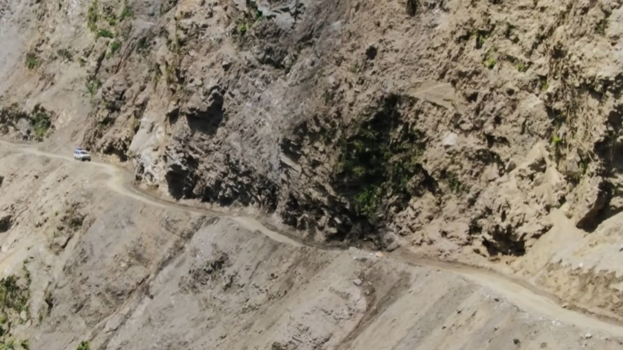 No império do Brahmaputra estradas que desabam, balsas que colidem, trabalhadores à beira do abismo e a batalha pela água entre Índia, China e Bangladesh (1)