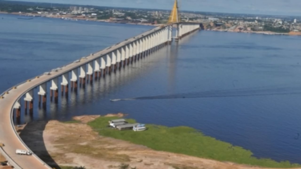Ponte estaiada de Manaus: com custo de R$ 1,09 bi e concreto para 3 Maracanãs, obra vence desafio de 91m, elimina balsas e impulsiona turismo