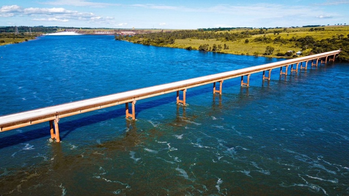 Rio Paraná com 4.880 km é vital para energia, navegação, ecossistemas e transporte entre Brasil, Paraguai e Argentina