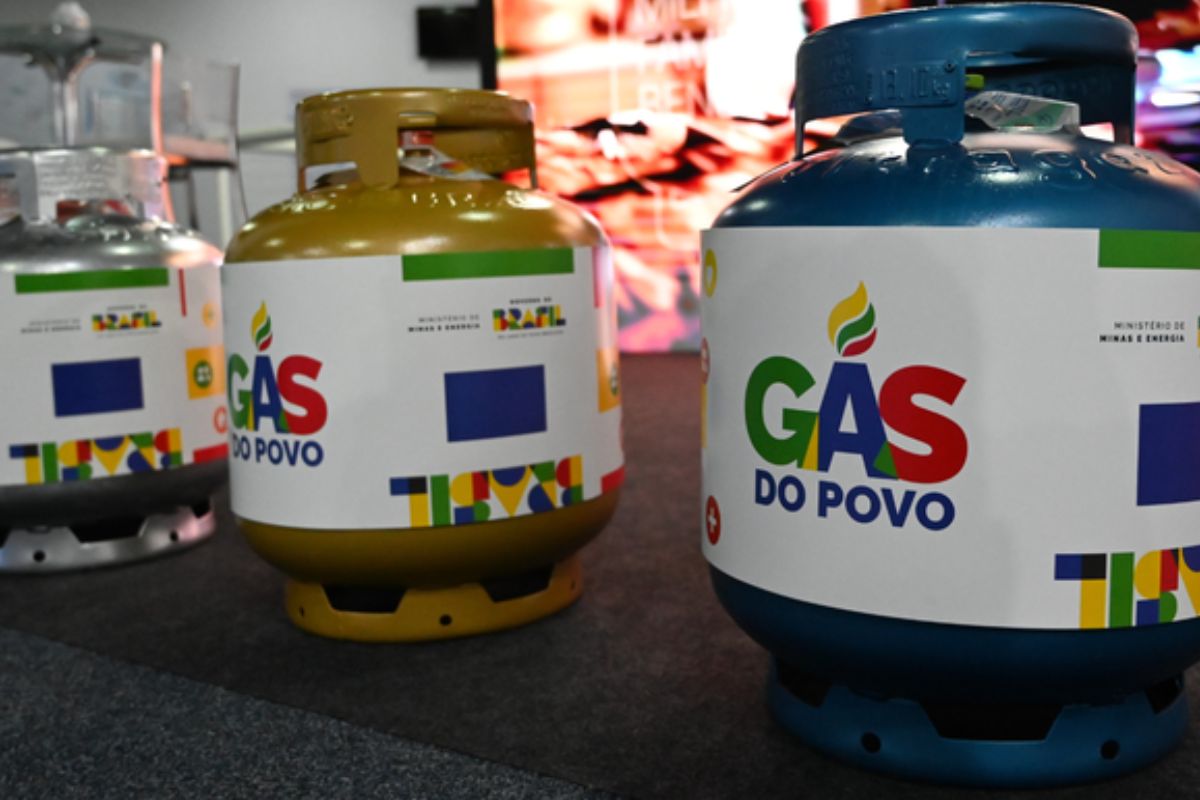 O Programa Gás do Povo entra em operação nacional em um momento em que cozinhar com segurança e previsibilidade financeira torna-se necessidade urgente para milhões de famílias