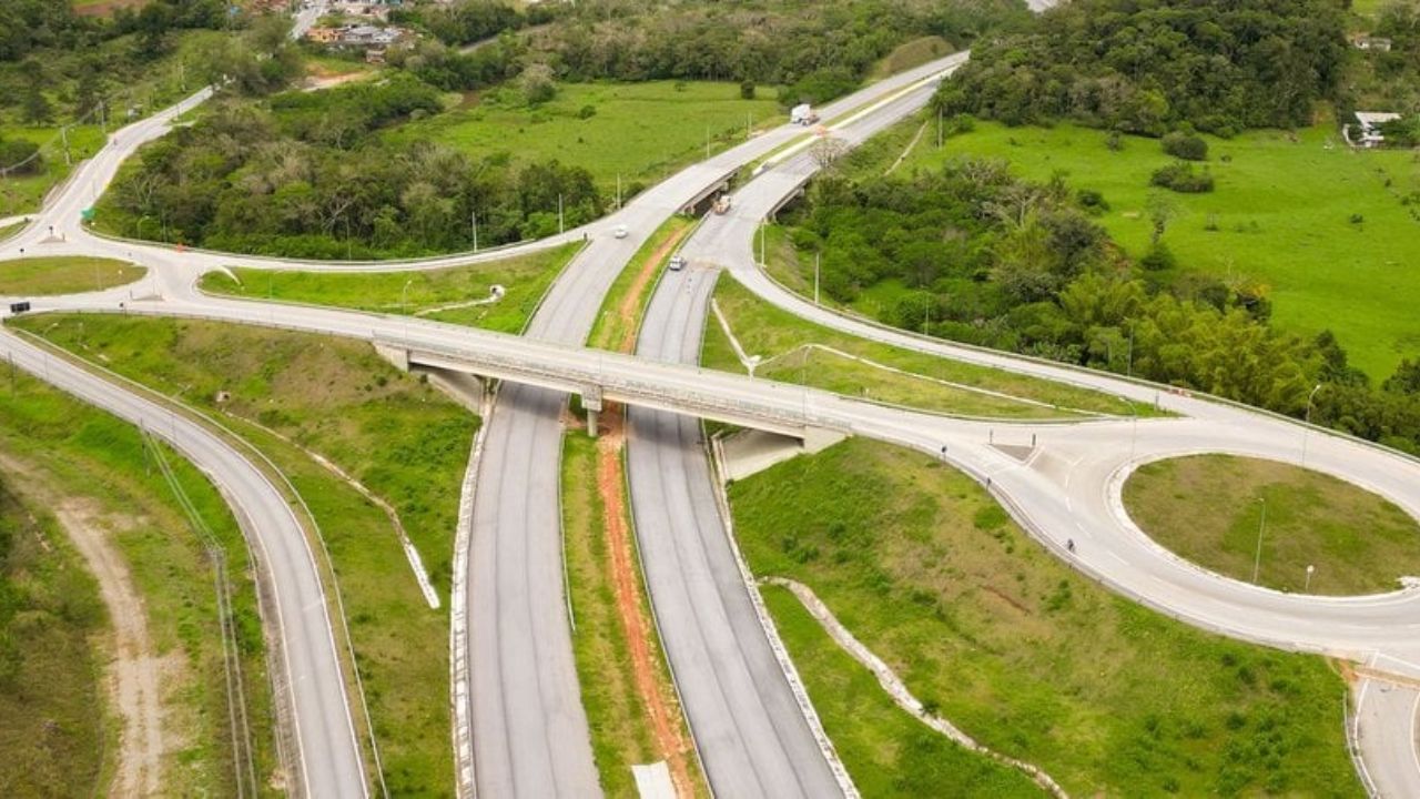 Rodovia bilionária: R$ 3,9 bilhões, 50 km de extensão, redução de 50% no tempo e o desafio de evitar o subaproveitamento na BR-101