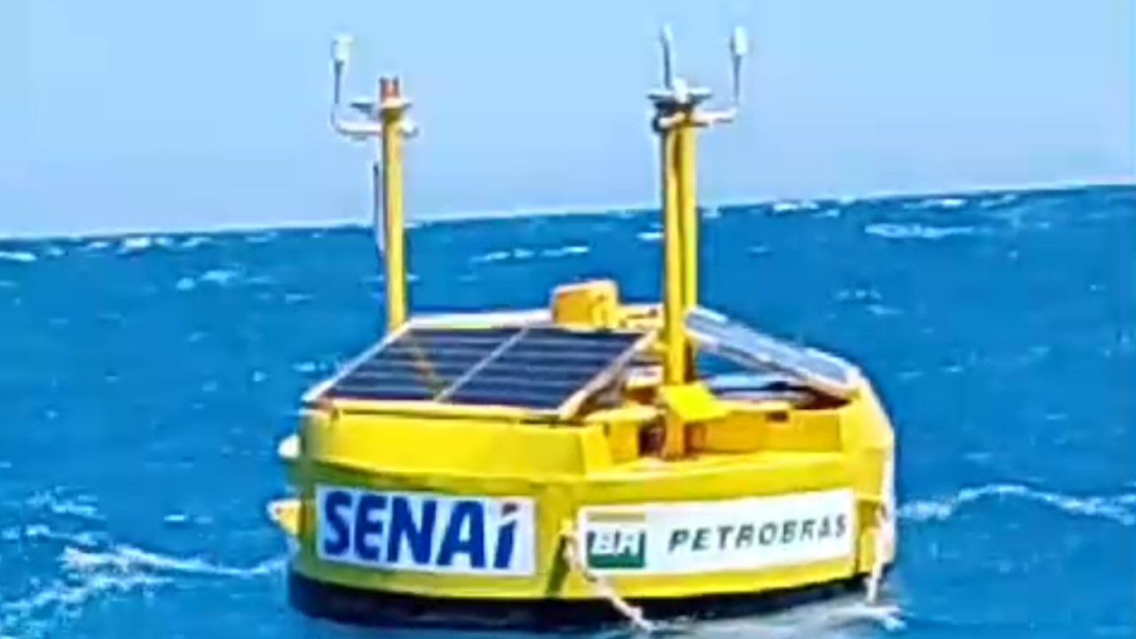 Pescadores de Pedra Grande (RN) encontraram uma boia da Petrobras usada para estudos de energia eólica offshore em área tradicional de pesca. Comunidades denunciam falta de consulta prévia e especialistas alertam para violação da Convenção 169 da OIT.