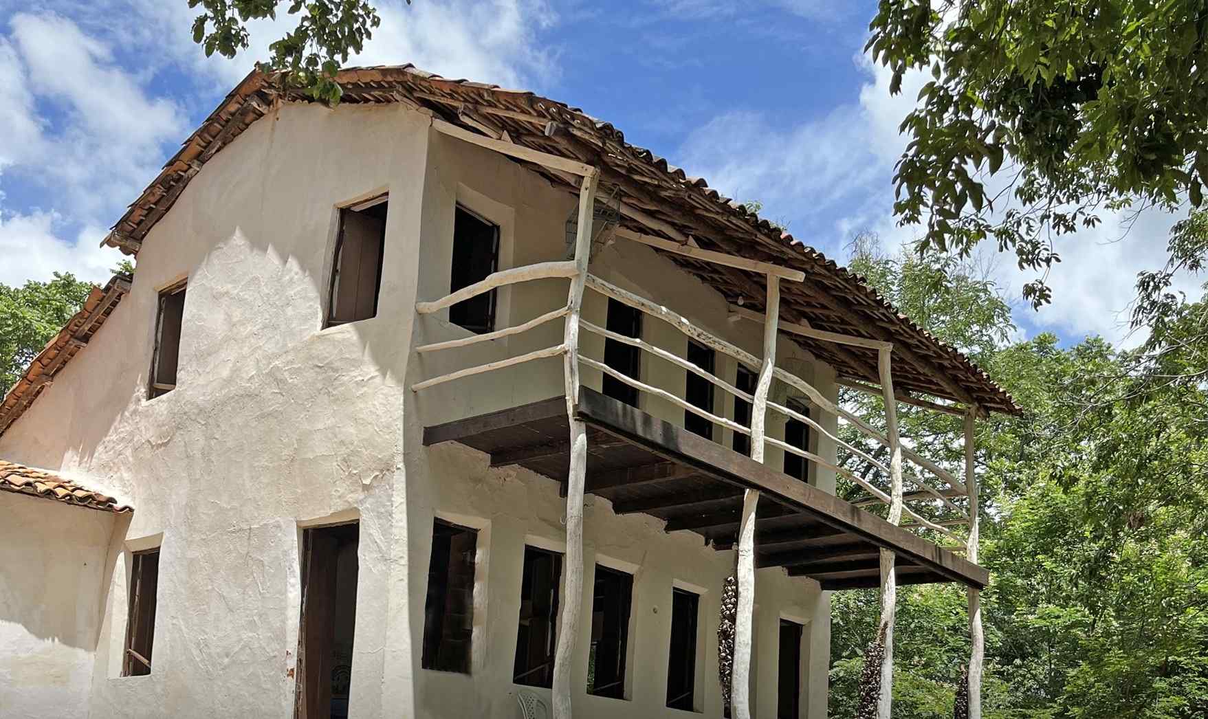 Única casa de taipa com primeiro andar do Brasil fica no Crato e simboliza a engenhosidade, resistência e cultura do sertanejo nordestino