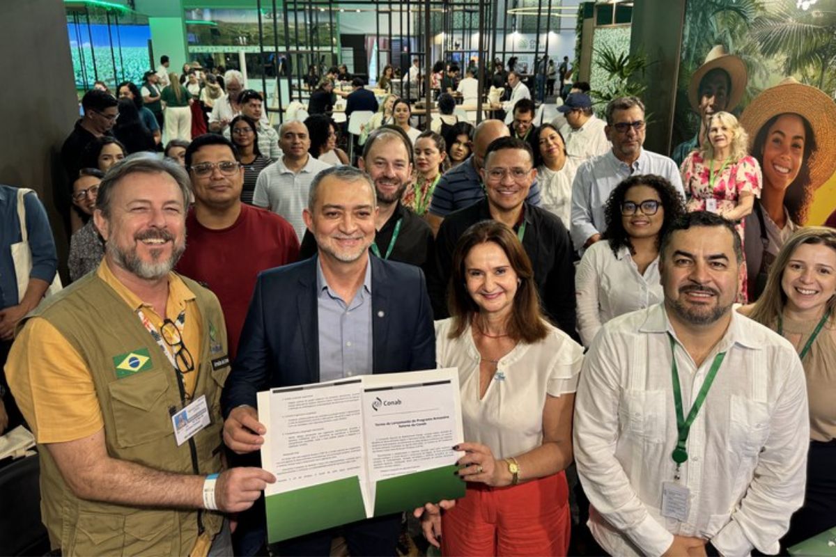 A energia limpa surge como peça central da mais nova iniciativa da Companhia Nacional de Abastecimento (Conab), ao lançar o programa “Armazéns Solares”