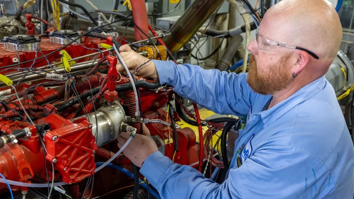 Motor a hidrogênio do SwRI ganha turbocompressor, aumenta potência e eficiência e se aproxima dos caminhões a diesel mantendo emissões quase zero