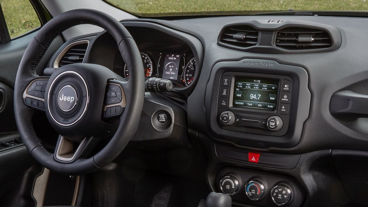 Descubra se o Jeep Renegade 2016 é um bom carro usado. Veja consumo, potência, pontos fortes, versões recomendadas e o que avaliar antes de comprar.