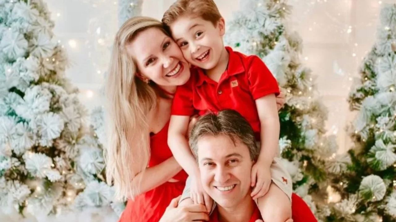 Um menino brasileiro de apenas 4 anos foi aceito na Mensa, grupo internacional de superdotados, com QI de 150. Conheça a trajetória do jovem prodígio e seu interesse precoce por matemática.