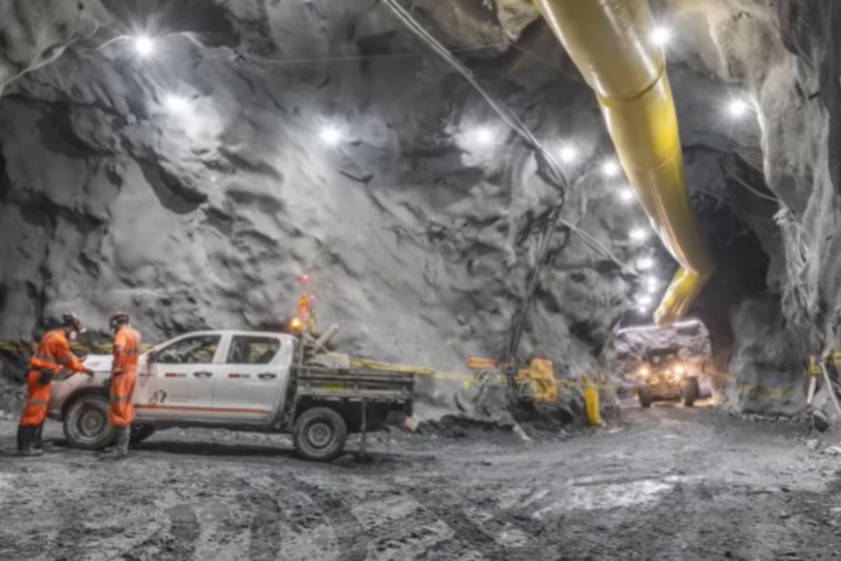 A 1600 metros de profundidade, mina de ouro da AngloGold em Sabará opera 24 horas com tecnologia, controle remoto, foco em segurança, sustentabilidade, diversidade