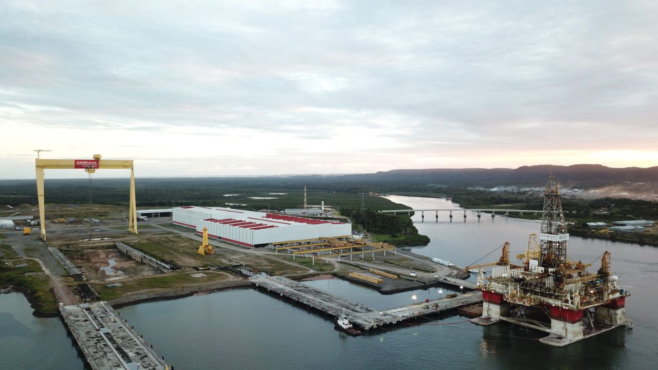 Abandonado por quase uma década, estaleiro baiano renasce com contratos da Petrobras e Transpetro, reativa galpões gigantes, devolve empregos ao Recôncavo