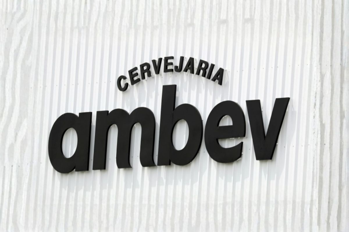 Ambev abre vagas de emprego em novo processo seletivo com plano médico completo e participação nos lucros para profissionais em várias regiões do Brasil.