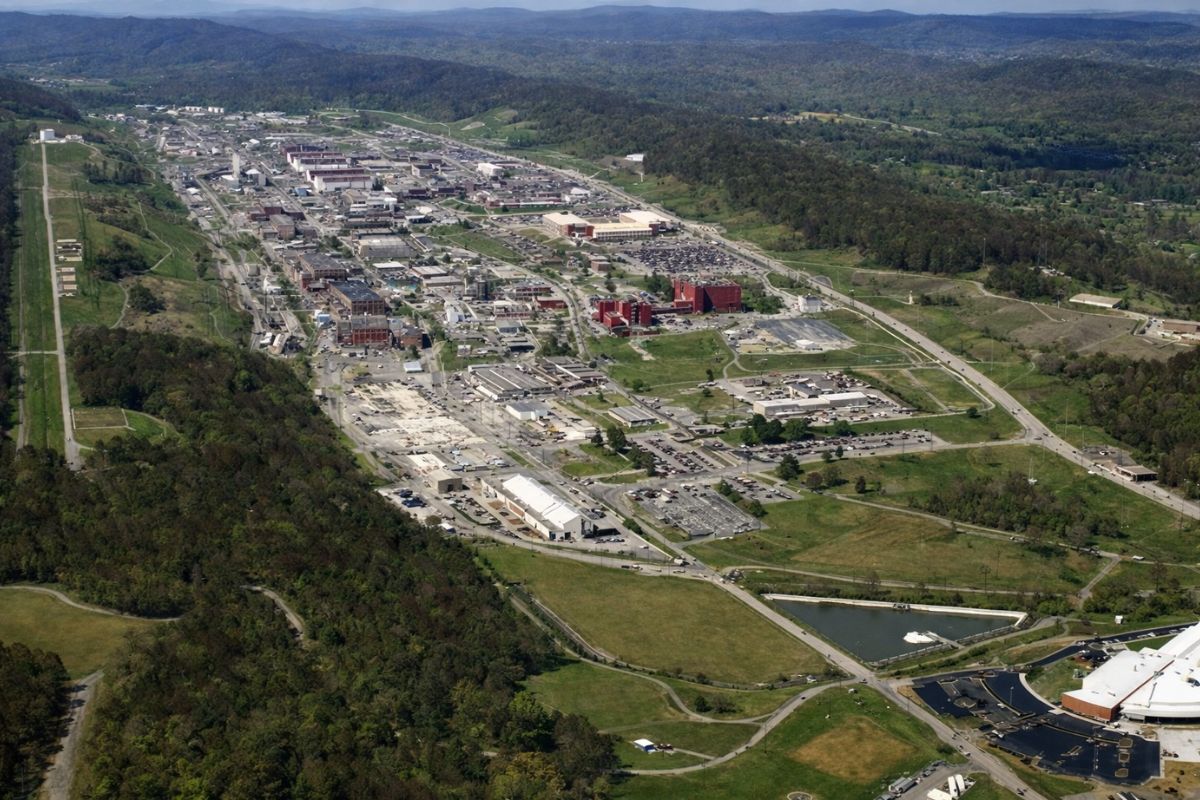 Cidade secreta dos EUA cresceu de 3 para 75 mil habitantes, ficou fora dos mapas, isolou famílias na guerra e ajudou a criar a bomba atômica sem moradores saberem tudo