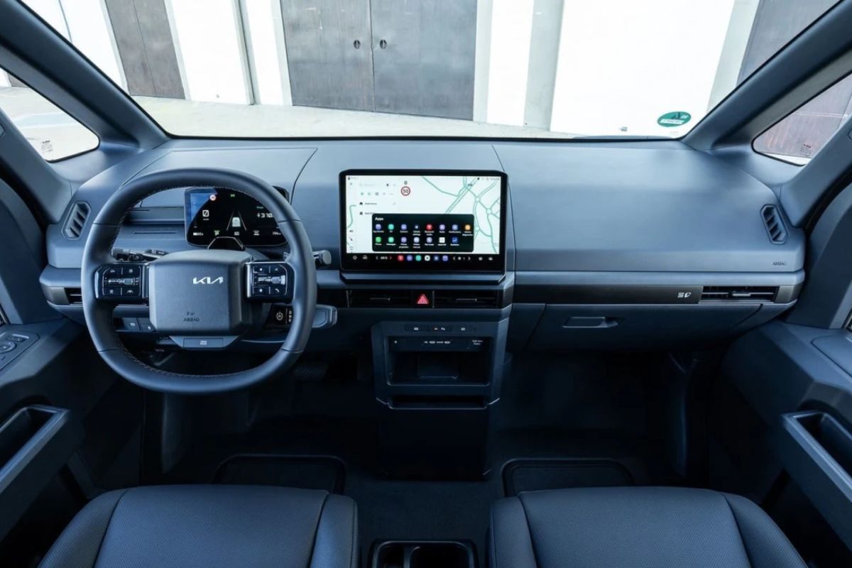 Com autonomia de até 600 km, custo de rodagem perto de R$ 70, motor elétrico de 163 cv e 4.400 litros de carga, Kia PV5 mostra como vans elétricas podem revolucionar o transporte (3)