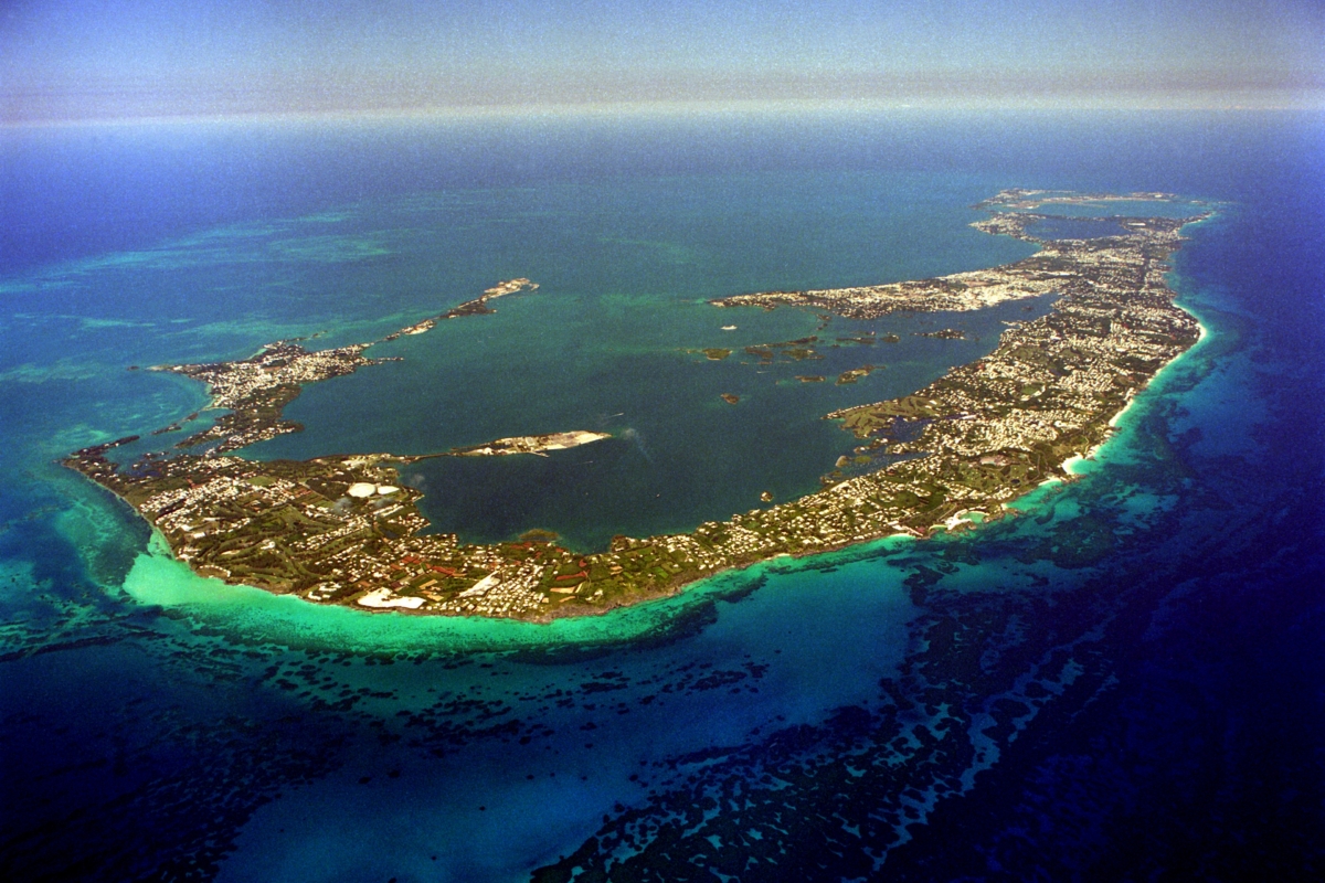 Bermuda ganhou um novo enigma no Atlântico Norte. Uma camada de rocha com 20 quilômetros de espessura foi identificada abaixo da crosta oceânica