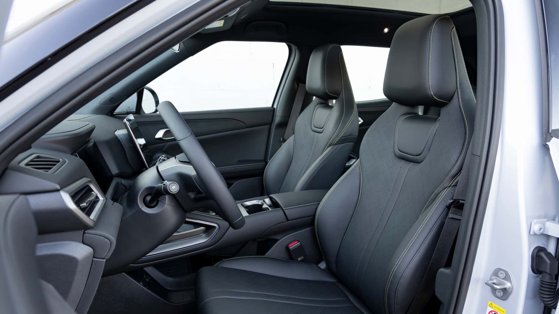 Novo BYD Yuan Pro híbrido plug-in chega em 2026 com 212 cv, até 1.000 km de autonomia e foco em eficiência para disputar o segmento de SUVs compactos.