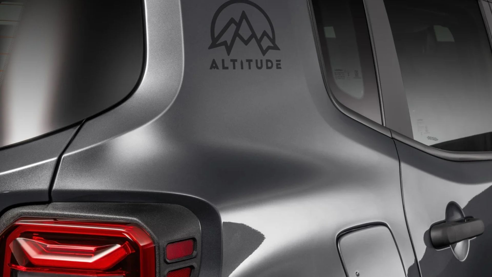 Renegade Altitude 2026 fica mais barato que o Cronos 1.3 CVT e ganha destaque com motor turbo, pacote robusto e consumo competitivo.