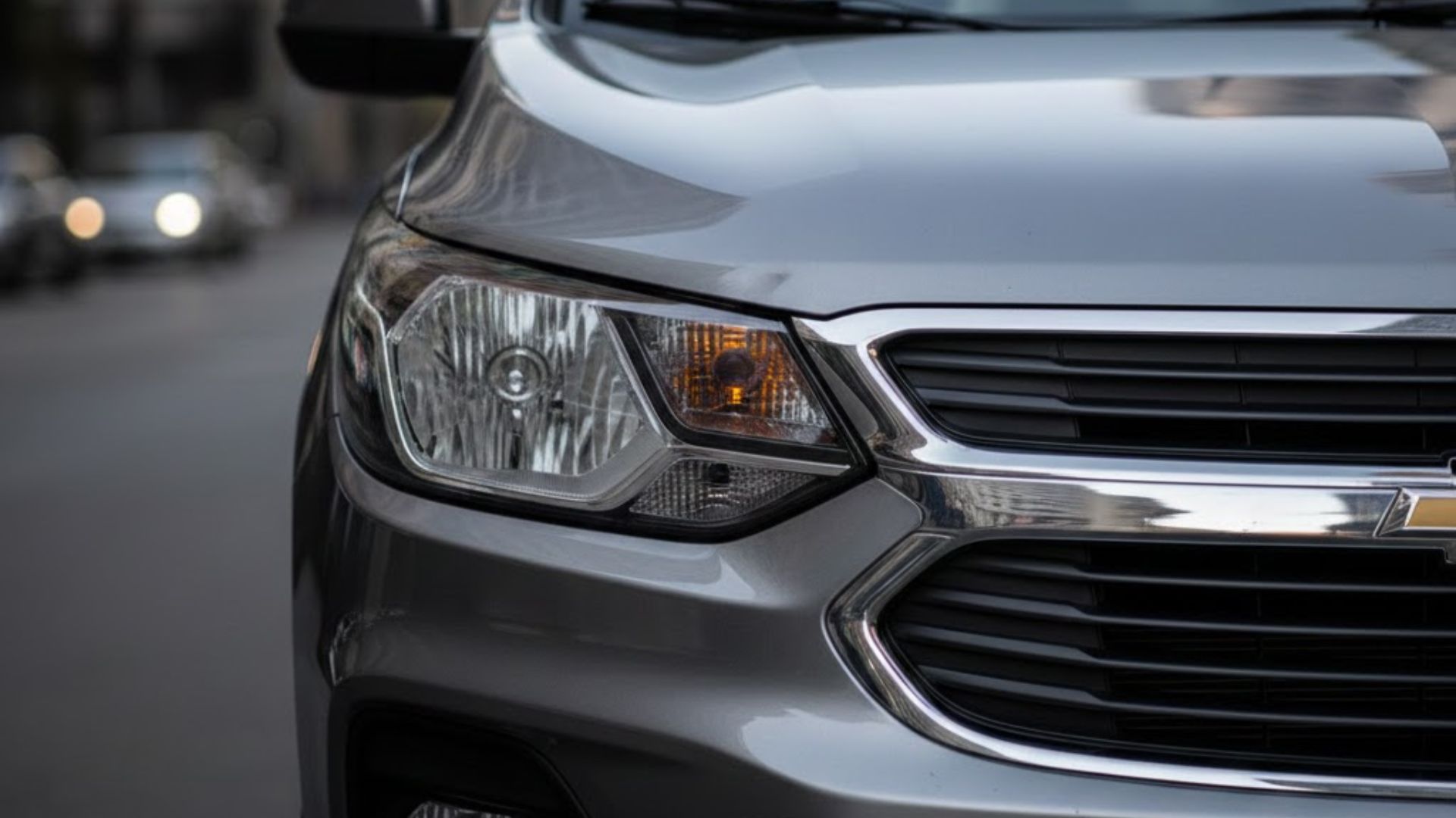 Chevrolet Spin 2025 tem relatos de falha no DRL em LED, troca cara do farol, negativa de garantia e risco de multa ao rodar com luz apagada.