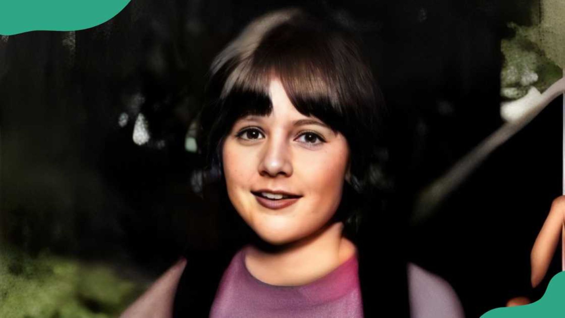 Conheça a história real de Adragon De Mello, o garoto que se formou na universidade ainda criança e virou símbolo dos dilemas da genialidade precoce.