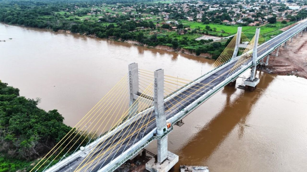 Investimento bilionário em ponte e infraestrutura transforma Marabá em hub logístico, atrai mineração e agronegócio, multiplica empregos, valoriza imóveis