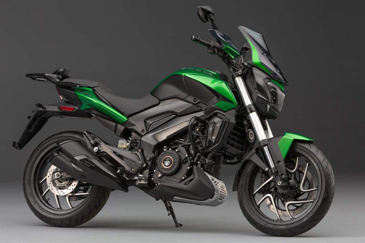 Moto indiana Dominar 400 da Bajaj combina desempenho, conforto, custo benefício e garantia de três anos para quem busca versatilidade na cidade e na estrada.