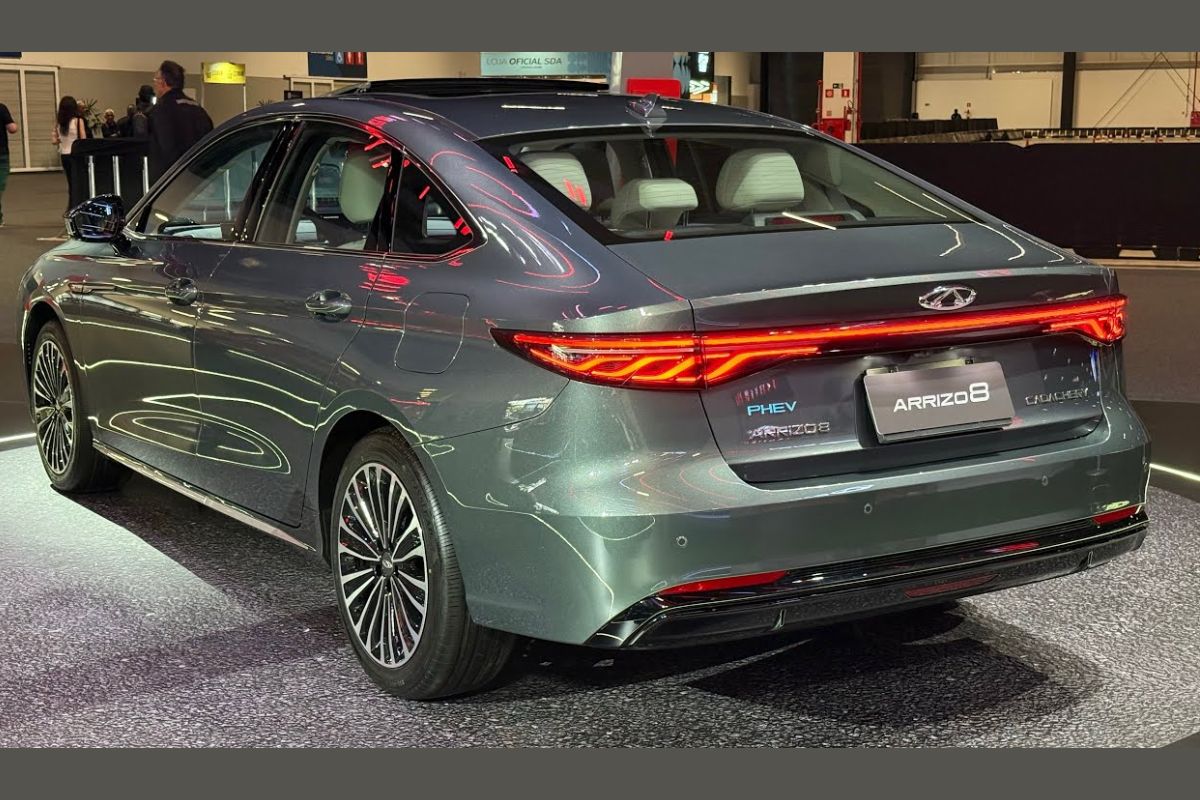 Novo Caoa Cherry Arizo 8 sedã híbrido plug-in desafia BYD King, Toyota Corolla Hybrid e Honda Civic Hybrid com pacote completo e preço competitivo
