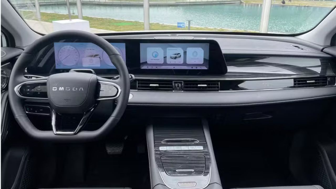 Omoda 5 híbrido 2026 chega por R$ 159.990 com 224 cv, autonomia acima de 700 km, consumo baixo, teto solar, multimídia gigante, seis airbags e custo-benefício (4)