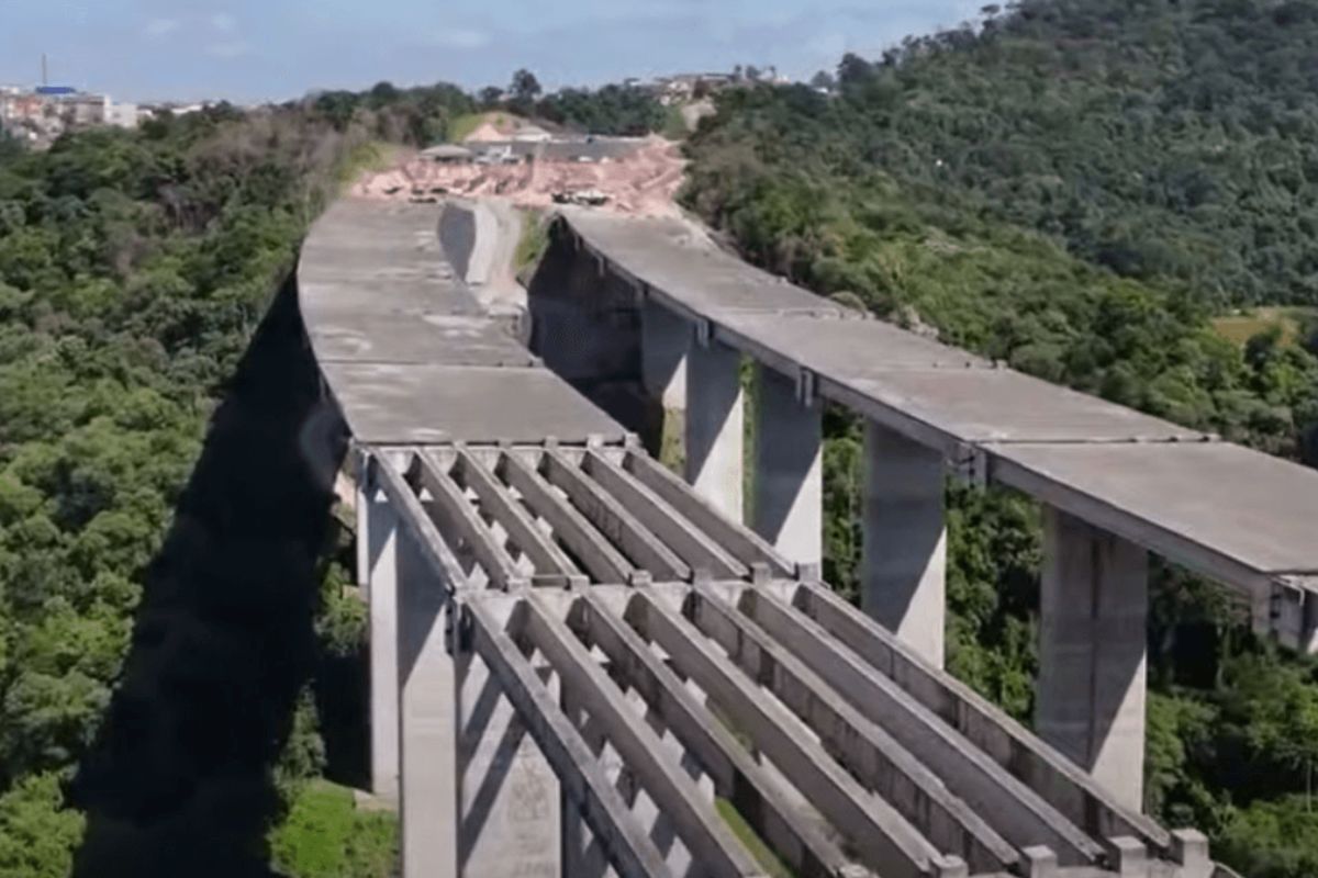 rodoanel de SP virou obra eterna marcada por desabamento, corrupção e bomba falsa, expondo atrasos, falhas de gestão e desconfiança em grandes obras paulistas.