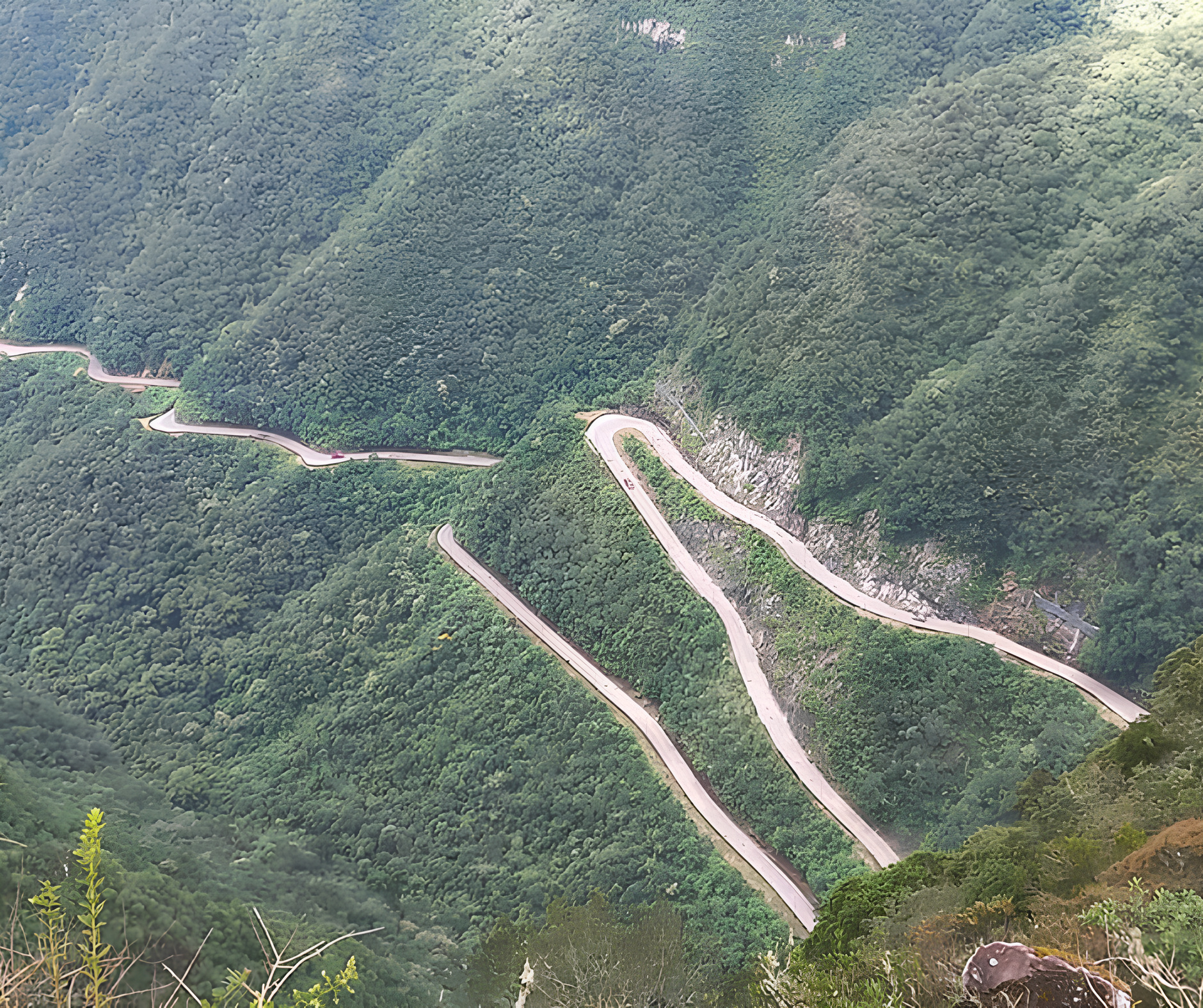 A cidade mais alta do Sul do Brasil: acima de 1.300 metros, o município convive com frio intenso, neve ocasional e uma economia moldada pelas baixas temperaturas